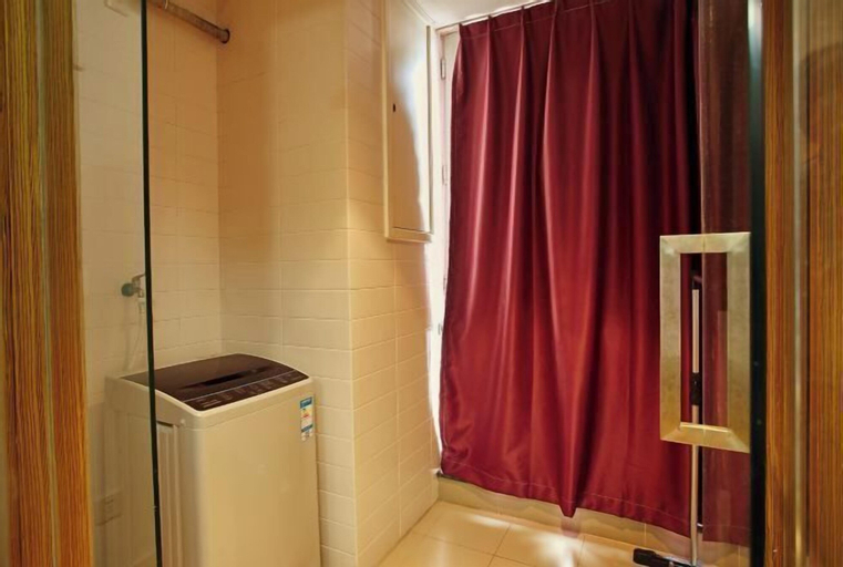 Bathroom 18