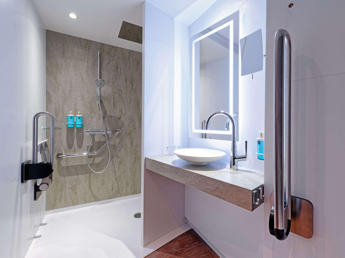 Bathroom 9
