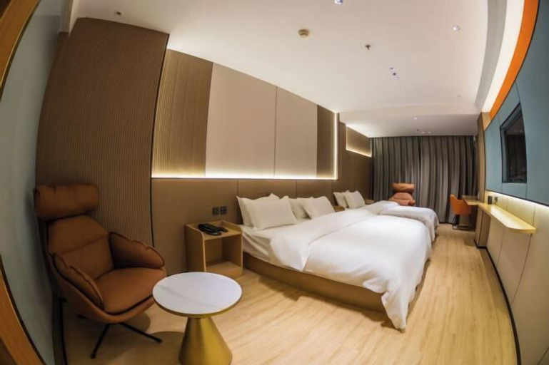 Bedroom 14