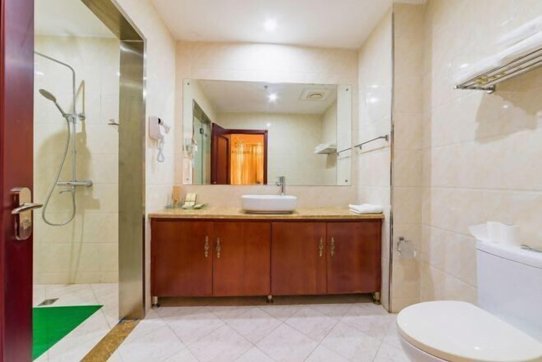 Bathroom 3, Han Yue Hotel, Tangshan