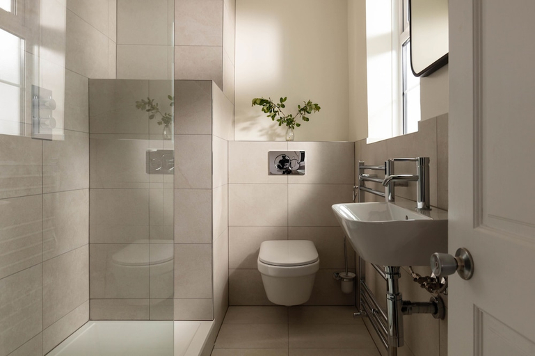 Bathroom 4, St Michaels Resort, Cornwall
