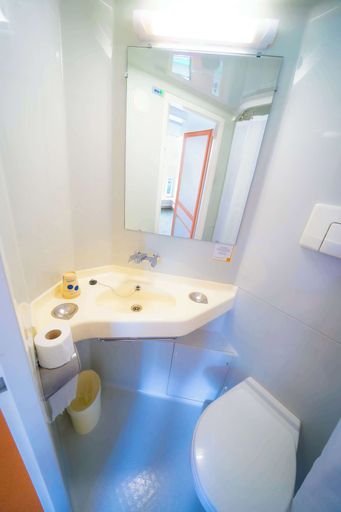 Bathroom 5, Hotel Première Classe Avallon, Yonne