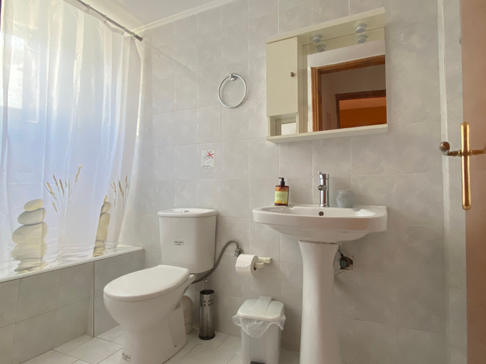 Bathroom 5, Cretasun Apartments, Crete