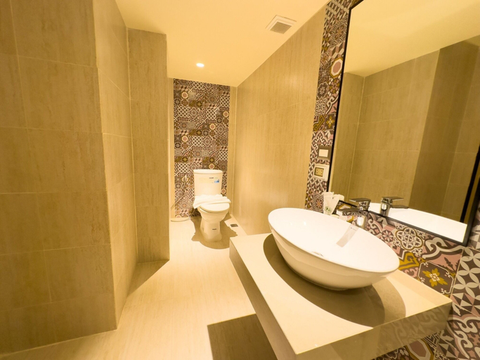 Bathroom 5, Kastel Bangkok Hotel, Din Dang