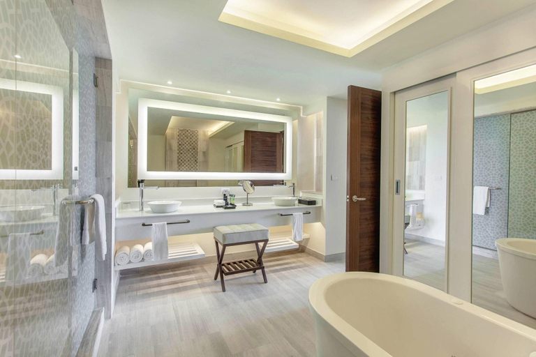 Bathroom 5, Royalton Bavaro An Autograph All-Inclusive Resort, Salvaleon de Higuey