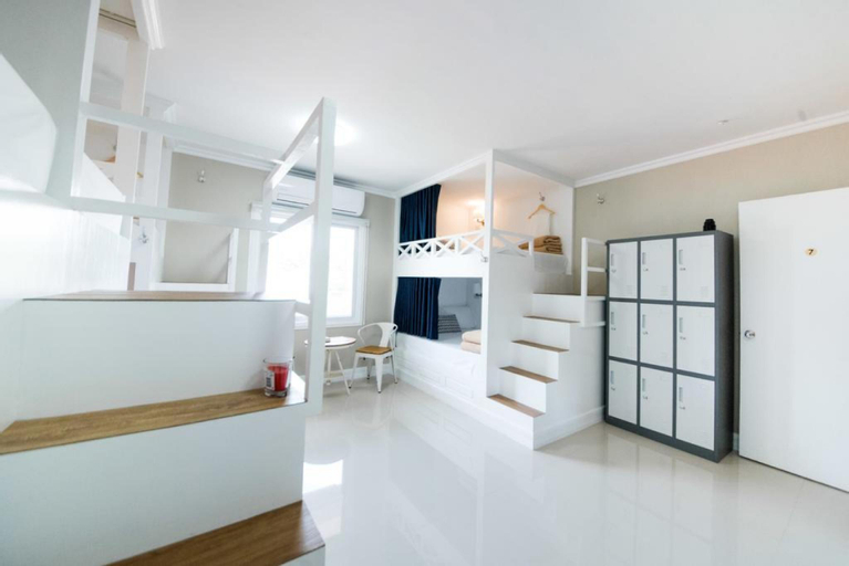 Bedroom 27