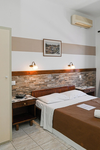 Bedroom 3, Hotel Narkissos, South Aegean