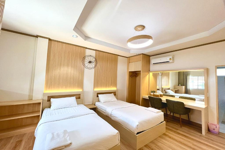 Bedroom 13