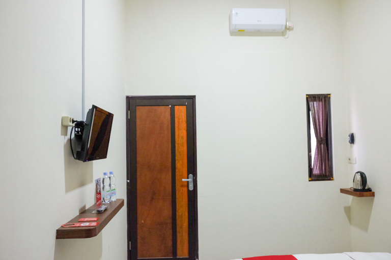 Bedroom 2, RedDoorz Syariah near Exit Tol Pemalang Comal 2, Pemalang