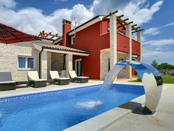 Others 5, Villa in Bratulici With Pool Near Beach, Marčana