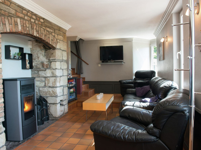 Others 4, Alluring Holiday Home in Malmedy With Sauna, Liège