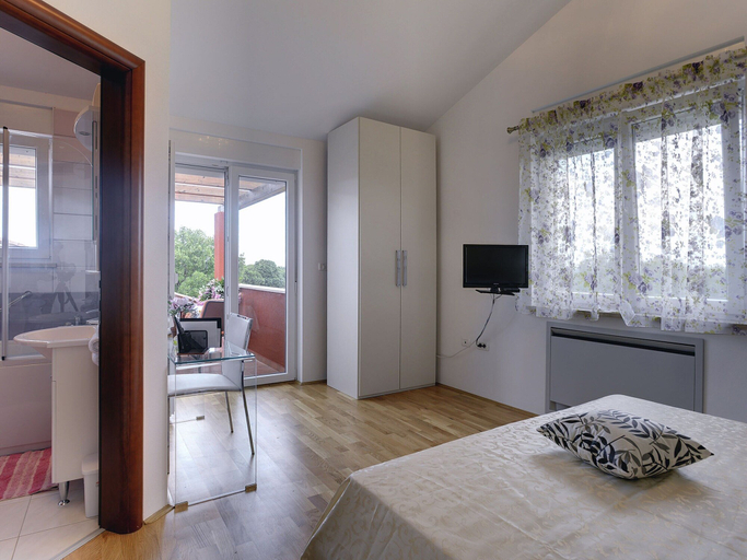 Others 4, Villa in Bratulici With Pool Near Beach, Marčana