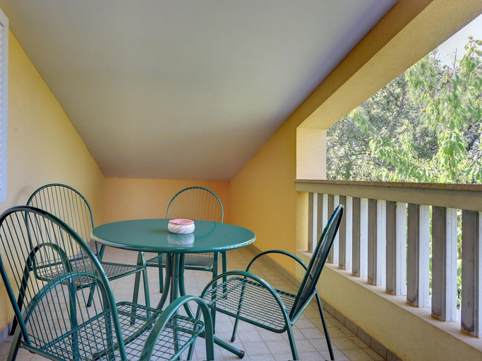 Others 5, Peaceful Apartment in Pula With Swimming Pool, Ližnjan