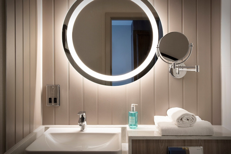 Bathroom 3, Leonardo Royal Hotel Edinburgh, Edinburgh