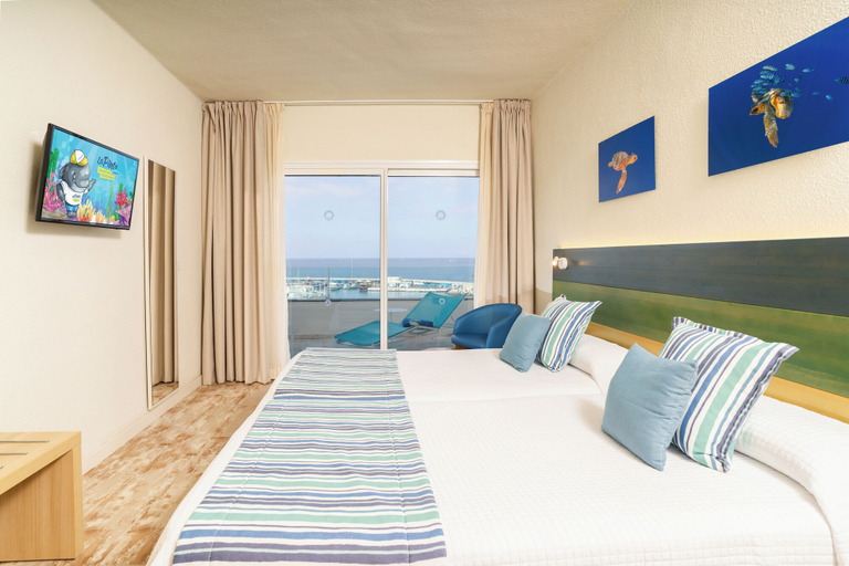 Bedroom 4, HOVIMA La Pinta Beachfront Family Hotel, Santa Cruz de Tenerife