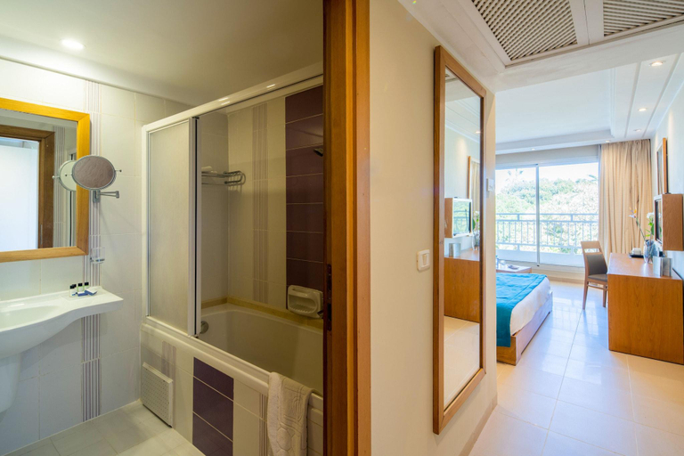 Bathroom 5, Hotel Bel Azur Thalasso & Bungalows, Hammamet