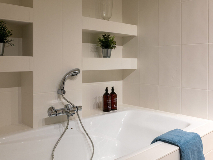 Bathroom 4, Charming Villa With Indoor Swimming Pool, Near the Beach and Town Centre, West-Vlaanderen