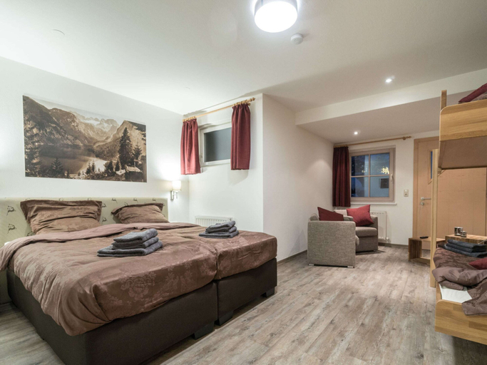 Bedroom 2, Spacious Holiday Home in Salzburg With Mountain View, Zell am See