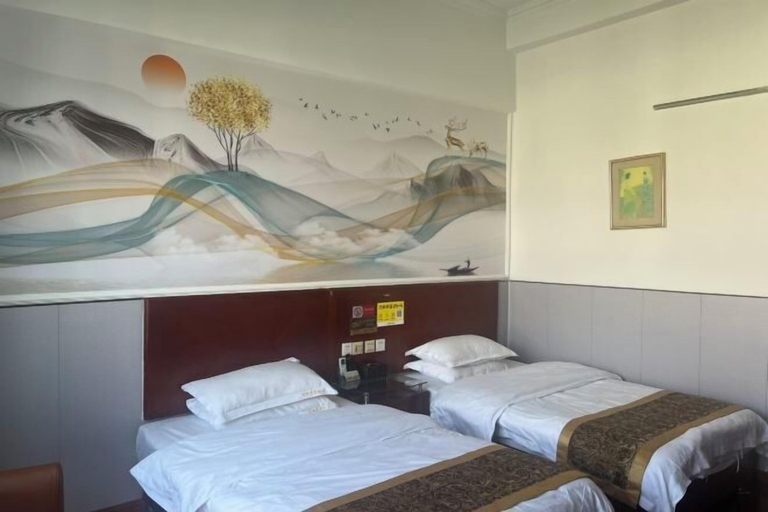 Bedroom 3, Xinhe Business Hotel, Dehong Dai and Jingpo