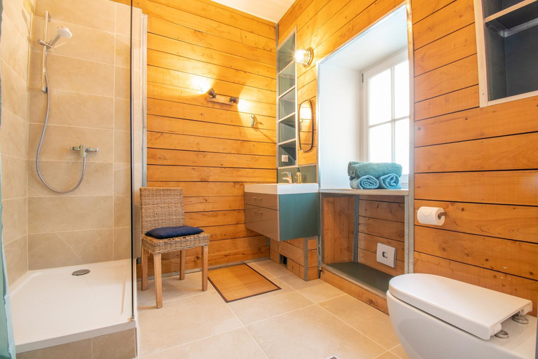 Bathroom, Superbe Appartement Calme 85m², a deux pas du Centre, Loire-Atlantique