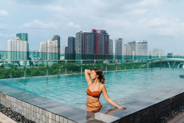 Swimming Pool 23