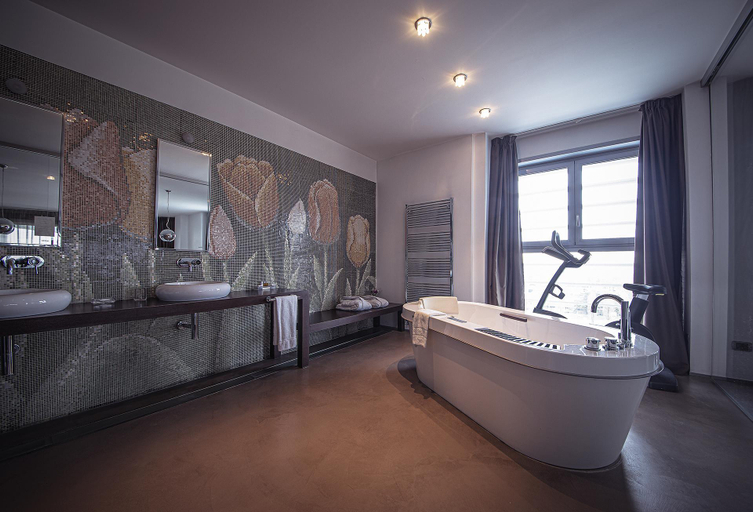 Bathroom 4