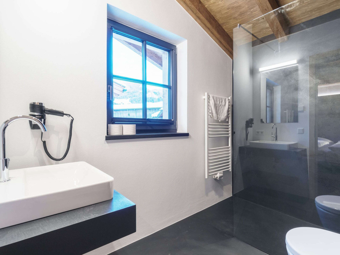 Bathroom 3, Chalet in Piesendorf near Ski Slopes, Zell am See