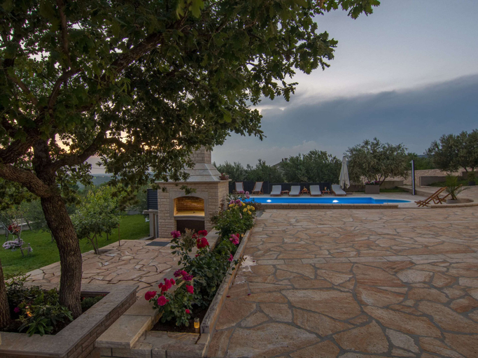 Exterior & Views 2, Beautiful Villa in Lisicic With Private Pool, Benkovac