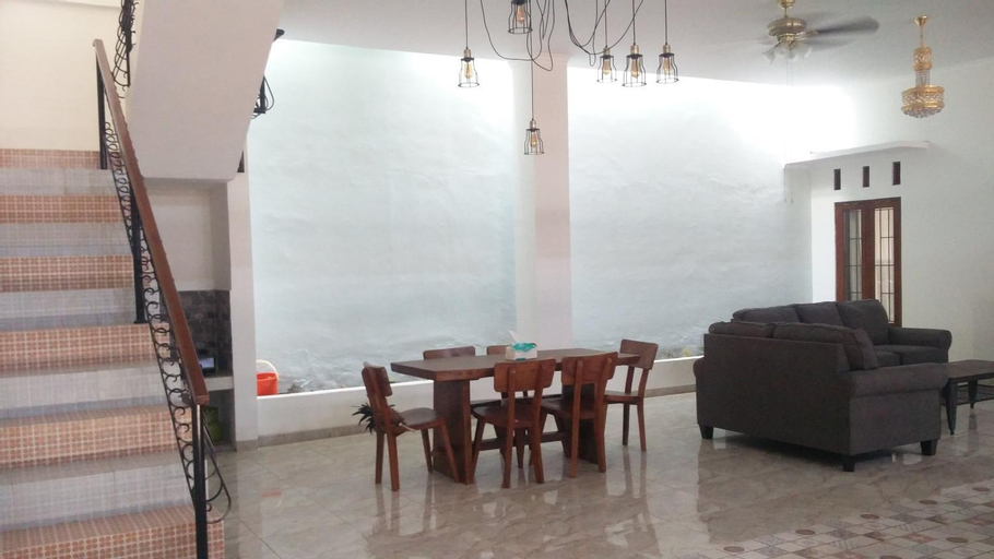 Dining Room 2