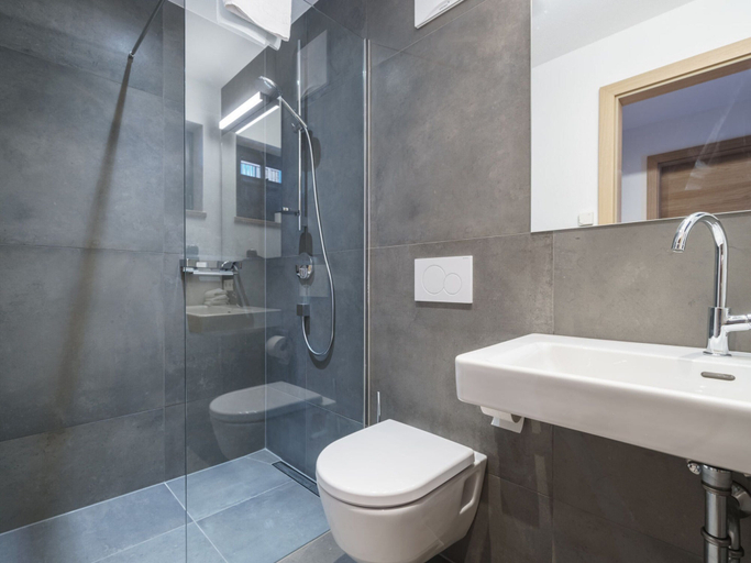 Bathroom, Premium Chalet in Piesendorf With Sauna, Zell am See