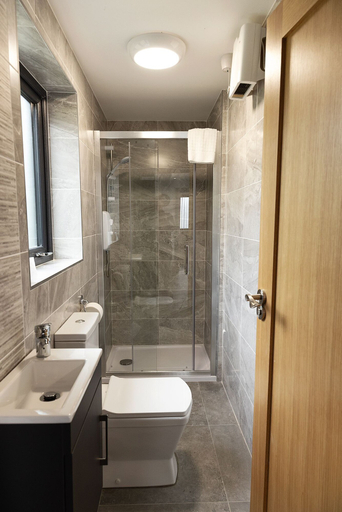 Bathroom 3, Pierside Apartments Deluxe Accommodation