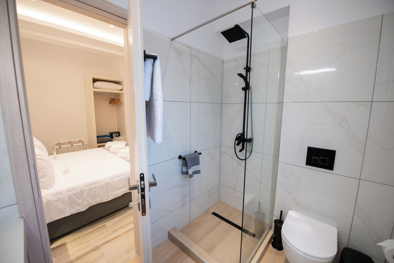 Bathroom 4, Flisvos Beachfront Apartments, Thessaly