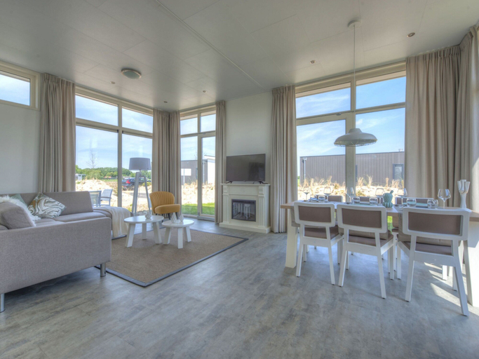 Dining 4, Modern Chalet With Combi Microwave, Near Rockanje, Hellevoetsluis