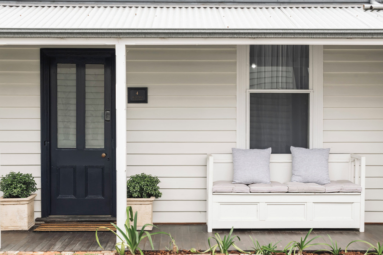 Exterior & Views 2, Benambra Cottage, Queenscliffe