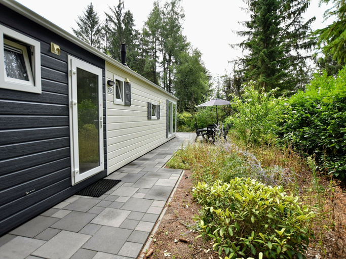 Exterior & Views 2, Cosy Chalet w/ Garden Patio, Vorden
