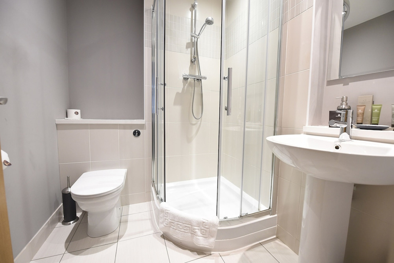 Bathroom 3, Dream Apartments - The Obel Building, Belfast