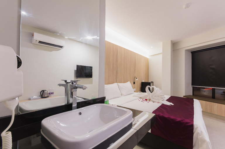 Bathroom 8