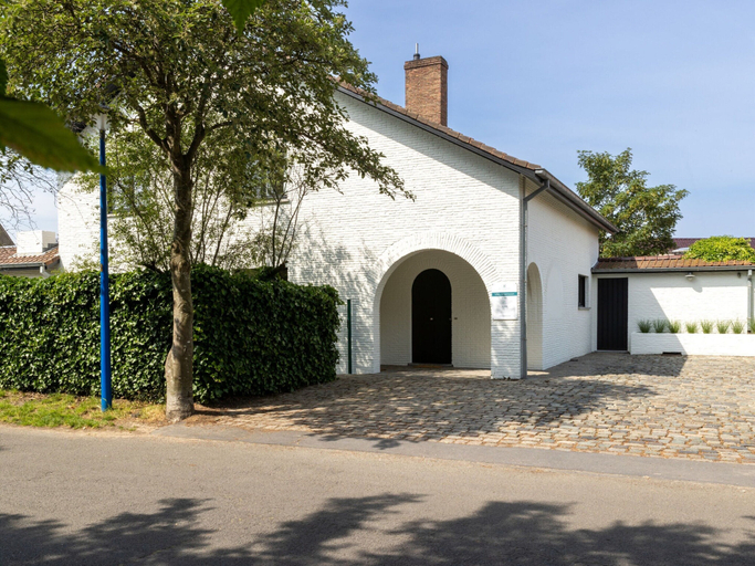 Exterior & Views 2, Charming Villa With Indoor Swimming Pool, Near the Beach and Town Centre, West-Vlaanderen