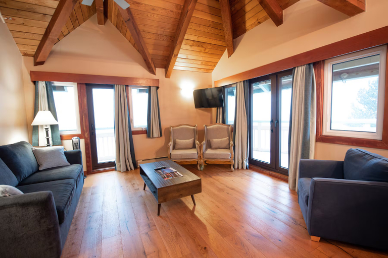 Public Area 4, Painter's Lodge, Comox-Strathcona