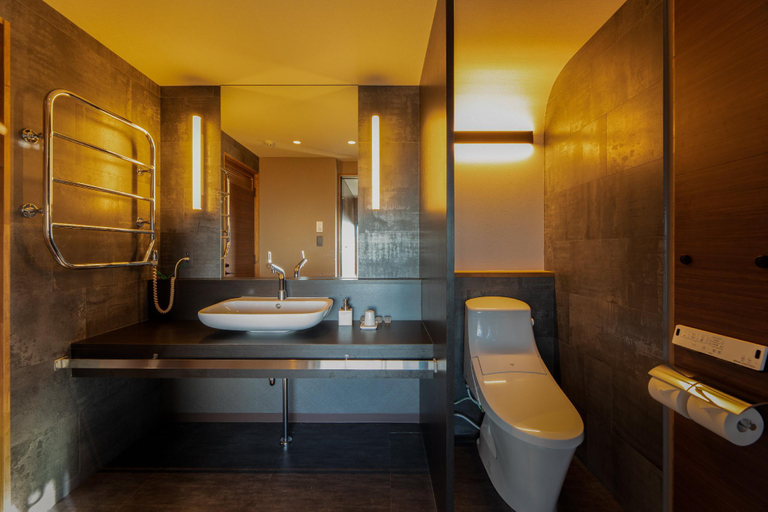 Bathroom 3, ITADAKI Daisen, Daisen
