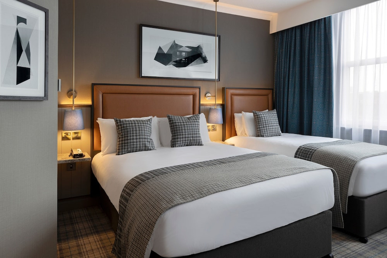 Bedroom 2, Leonardo Royal Hotel Edinburgh, Edinburgh