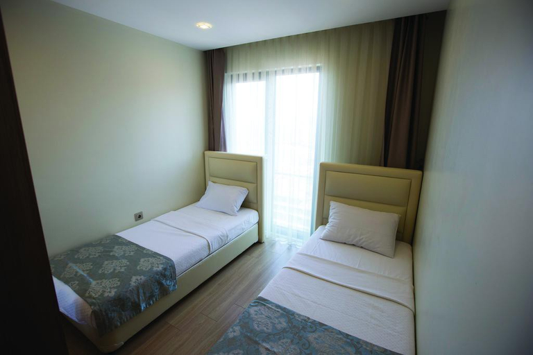 Bedroom 2, ALESHA SUITE HOTEL, Yomra