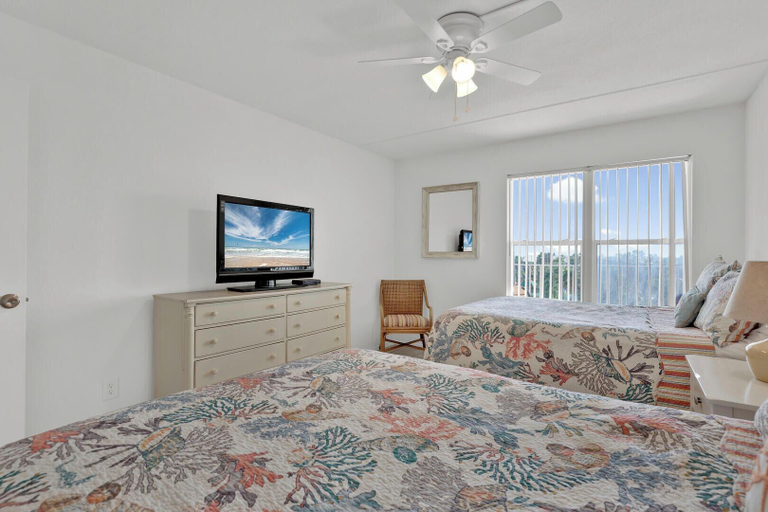 Bedroom 2, Gulfview ll by Padre Getaways, Cameron