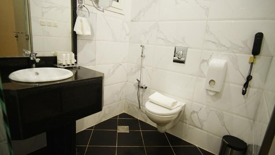 Bathroom 5, Hayat Alriyadh Hotel, Riyadh