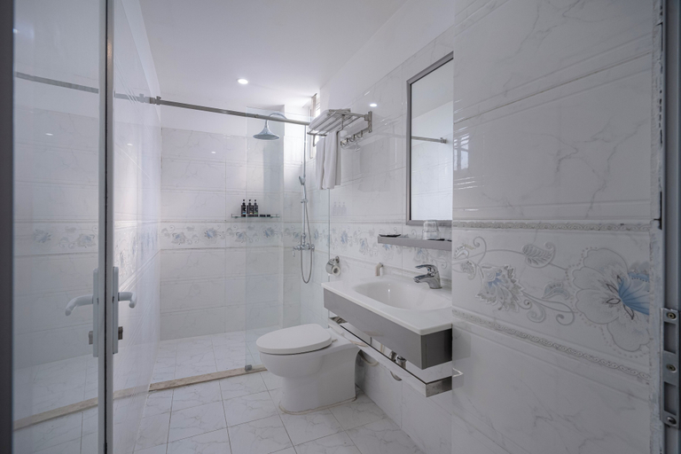 Bathroom 4, Grace Hotel & Residence, Từ Liêm