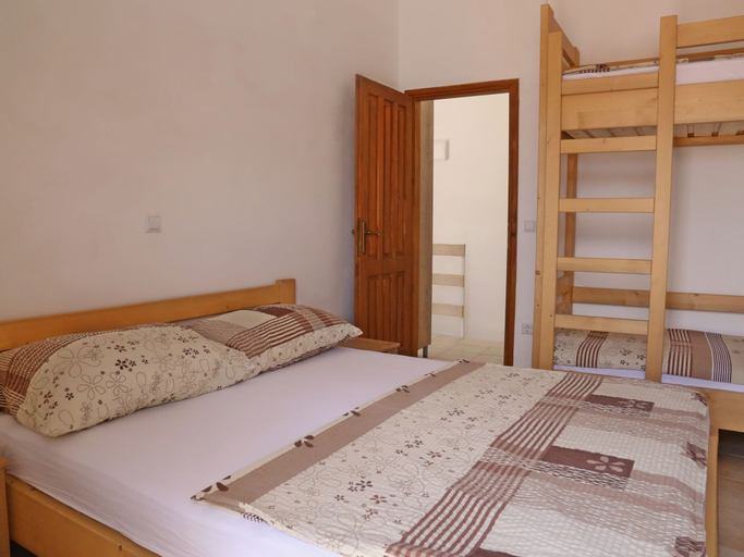 Bedroom 2, Adorable Stone House With Terrace Near the Beach, Lumbarda