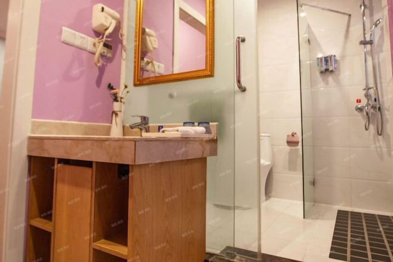Bathroom 4, Huifeng Xiangxing Hotel, Liuzhou