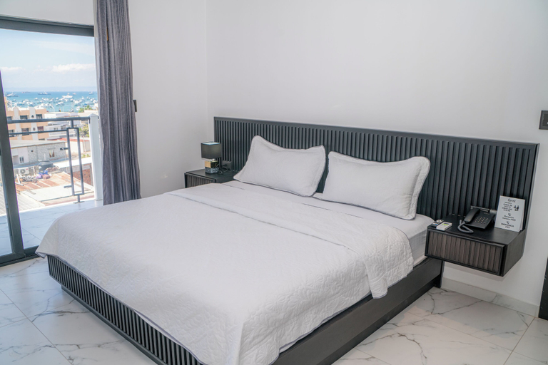 Bedroom 2, Manta Surf Hotel, Manta
