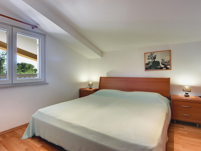 Bedroom, Peaceful Apartment in Pula With Swimming Pool, Ližnjan