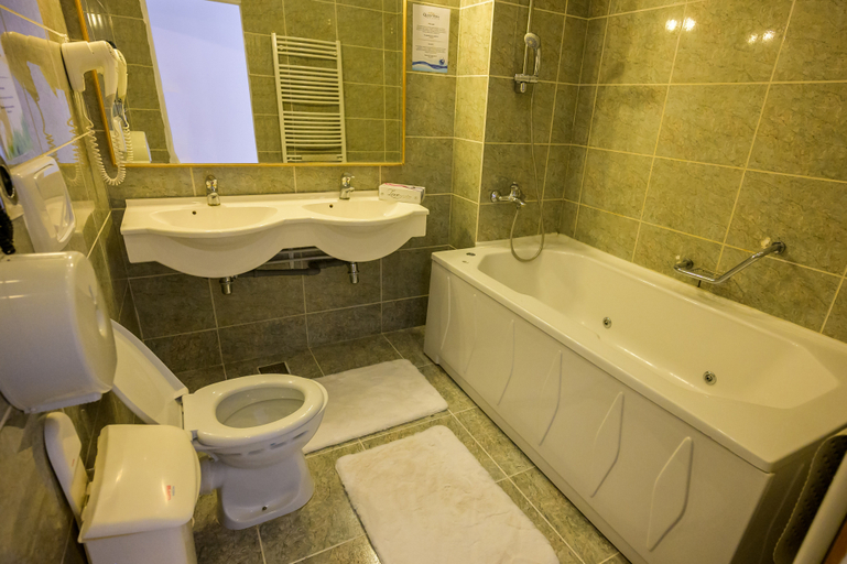 Bathroom 3, Queen Vera Hotel, Constanta